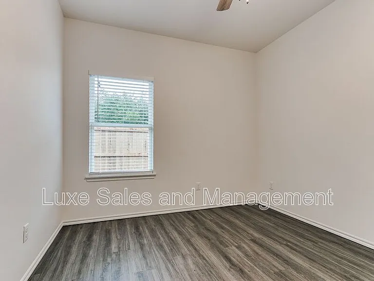 8024 NW 110th Dr — Photo 28
