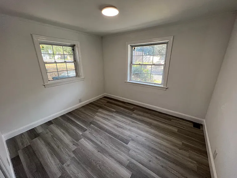 807 Price Ave — Photo 7