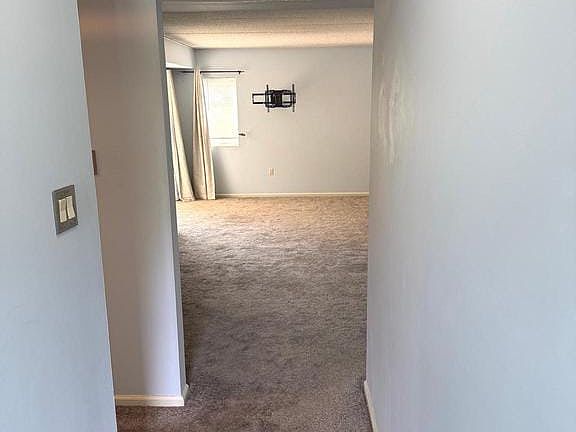 3rd image of 116 Harvest Ln