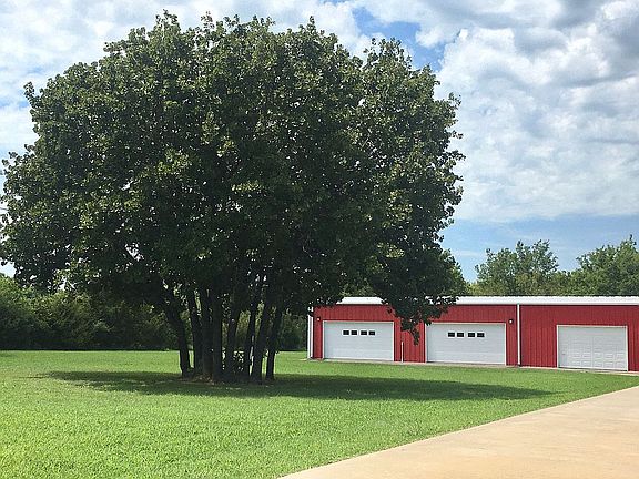 Approx 30x70 shop w/bath