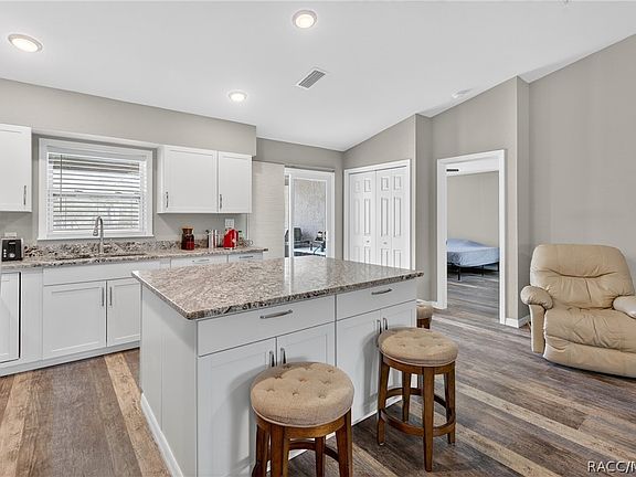 5th image of 2933 E Quail Ct