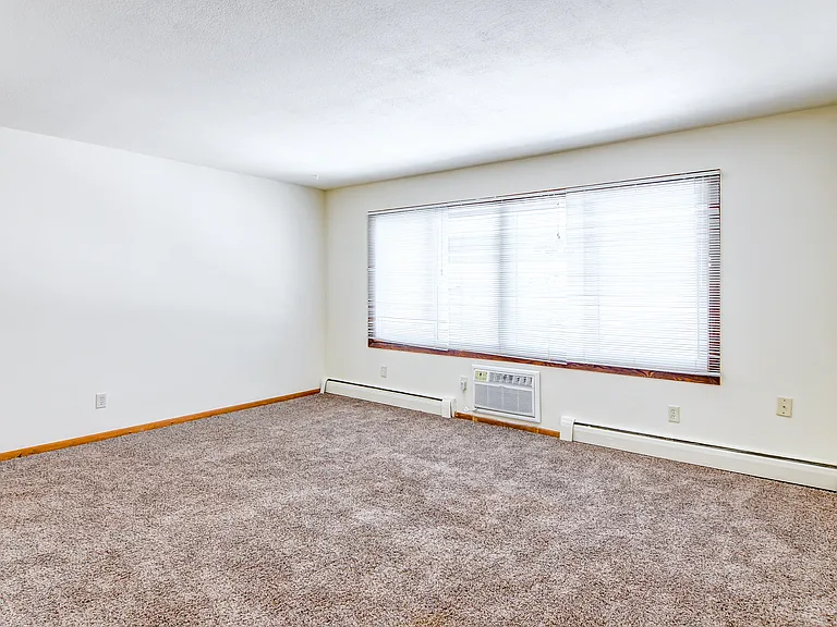 Pillsbury Apartments — Photo 13