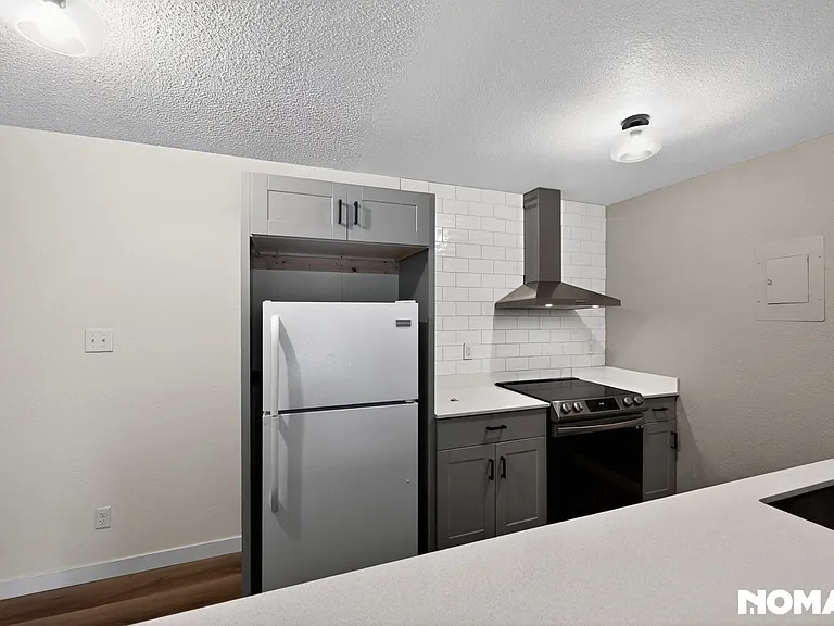 1250 Golden Cir #212 — Photo 8
