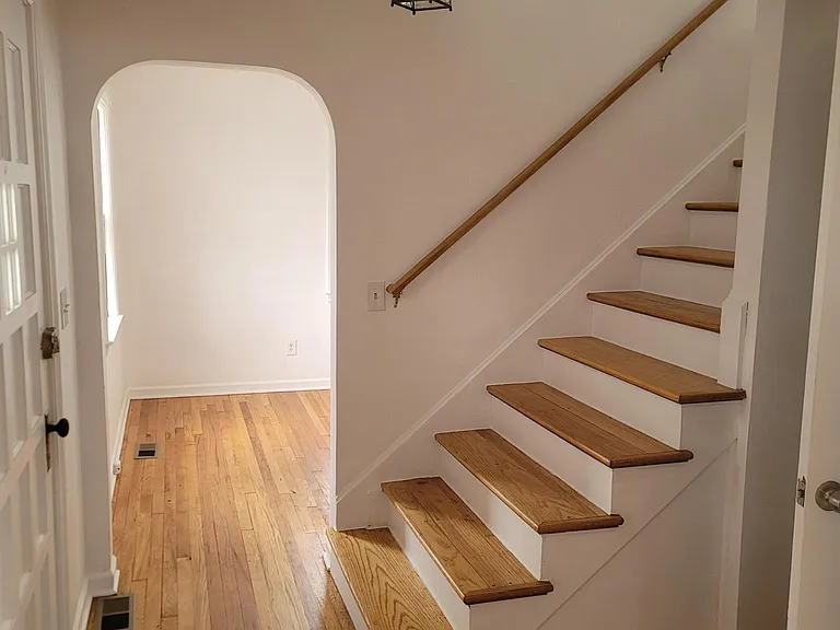 1160 W Hill Rd — Photo 16