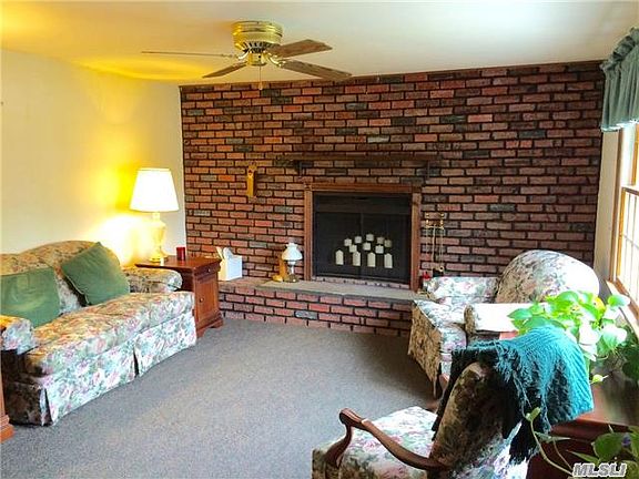 4th image of 9 Stuyvesant Ct