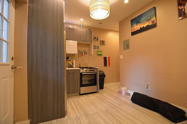 Rented by Hagstrom Management Inc | media 7