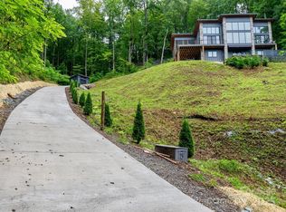 75 Ladyslipper Ln, Waynesville, NC 28786