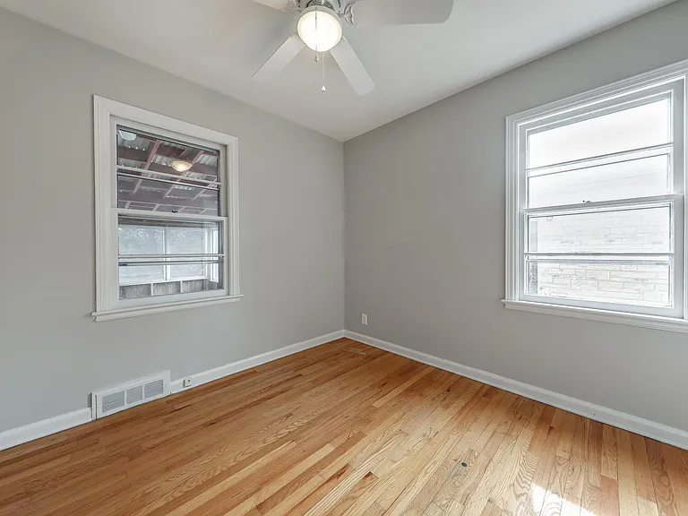 812 S 49th St — Photo 32