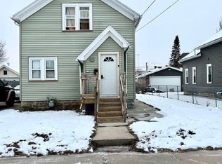 232 W 14th Ave, Oshkosh, WI 54902