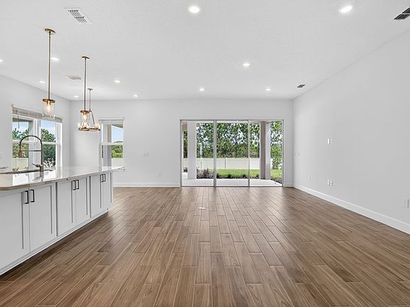 4th image of 869 Arbor Green Trai St