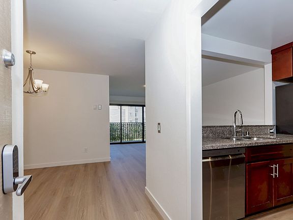 4th image of 380 Vallejo Dr APT 128