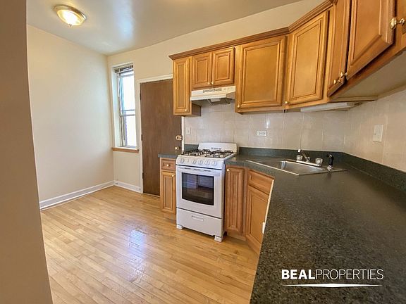 4th image of 4235 N Paulina St #W3