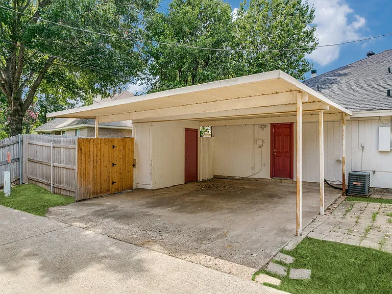 980 Meadow Cir S — Photo 12
