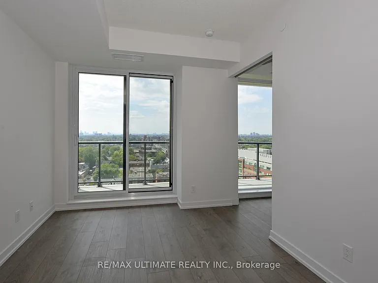 297 College St #1510 — Photo 5