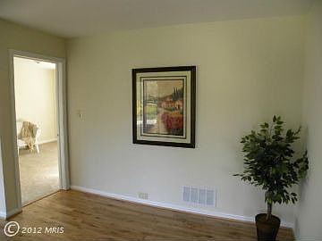 5th image of 57 Wakefield Ave