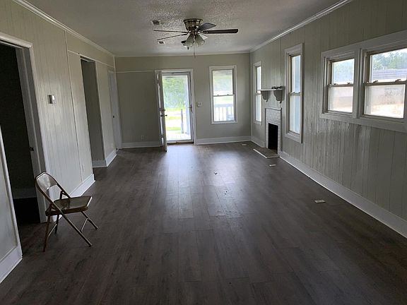2nd image of 5437 Cotton St