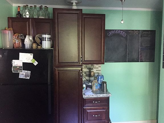 5th image of 121 Burley Cir