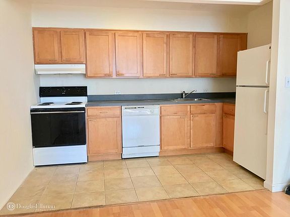 4th image of 2737 27th St APT 4J