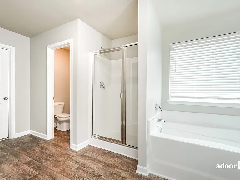 1327 Bass Ln — Photo 9