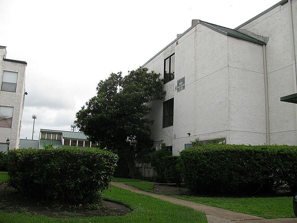 1st image of 2820 S Bartell Dr APT I11