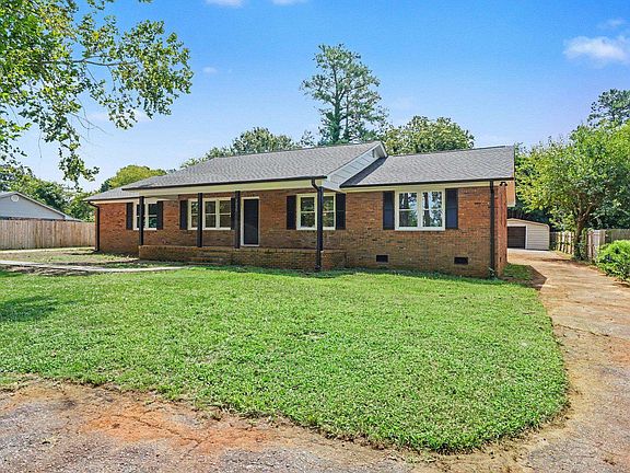 3rd image of 3035 Elmhurst Dr