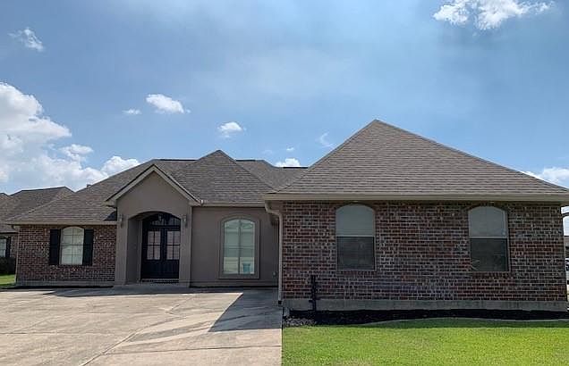 1st image of 202 Laurel Oak Dr