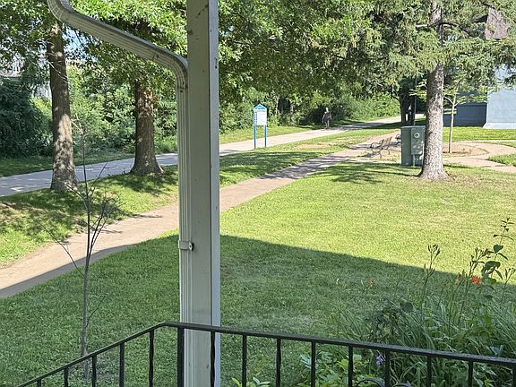 3rd image of 1004 1st Ave