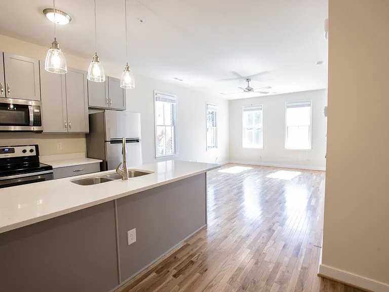 808 N 21st St — Photo 3