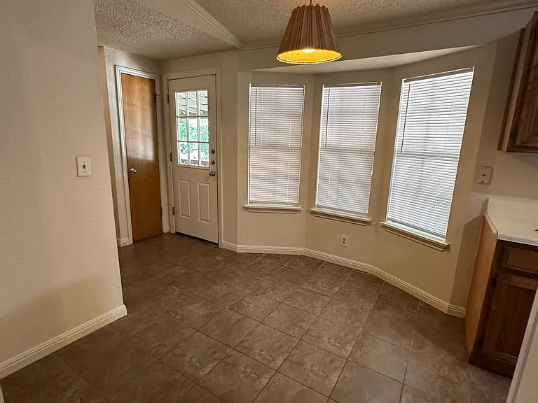 2705 Cypress Ln — Photo 16