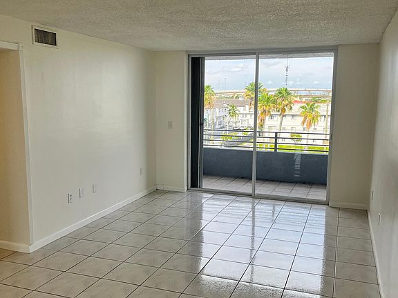 4th image of 8231 NW 8th St APT 502
