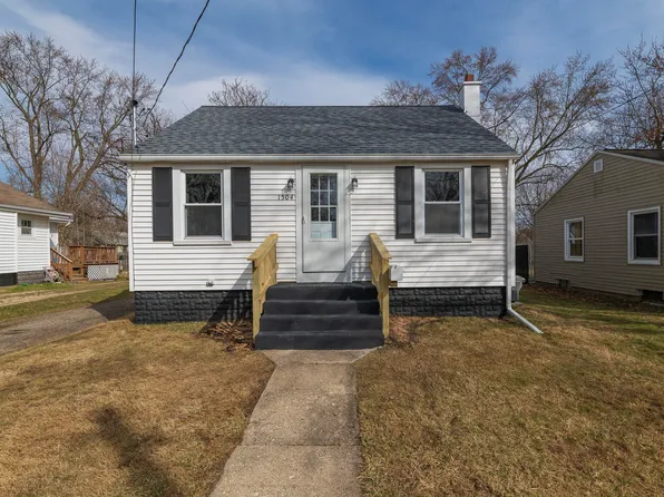 1504 Woodrow Dr, Kalamazoo, MI 49048