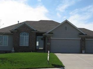 15943 Grebe St, Bennington, NE 68007