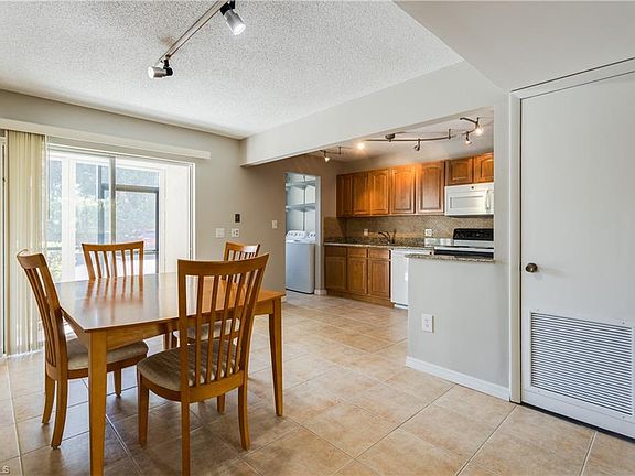 4th image of 788 Park Shore Dr