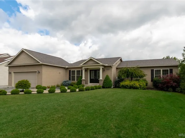 10940 Howe Rd, Clarence, NY 14031