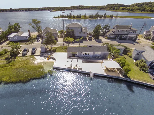 267 Towd Point Rd, Southampton, NY 11968