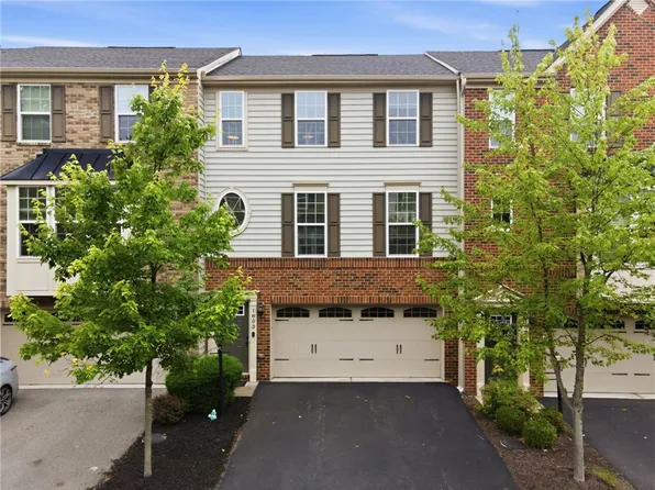 1803 Pointe View Dr, Mars, PA 16046