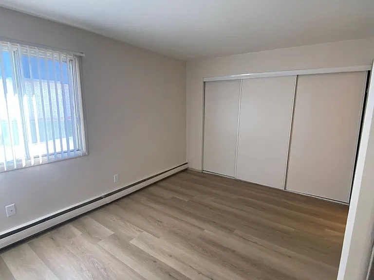 1674 Shawano Ave — Photo 23