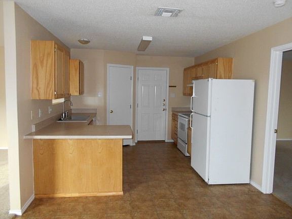 3rd image of 1216 Wallace Ln