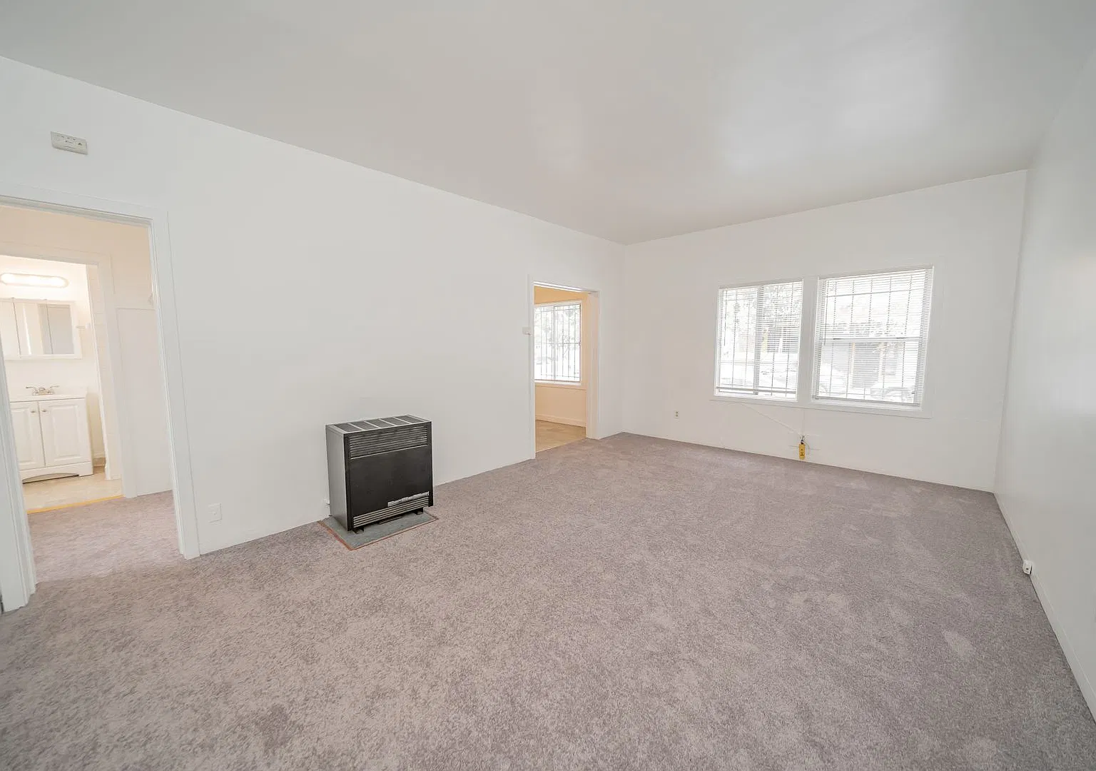 3267 Hollis St — Photo 4