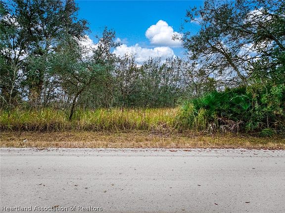 3rd image of 2713 W Hasbrouck Rd