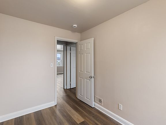 5th image of 3902 Erdman Ave Floor 1