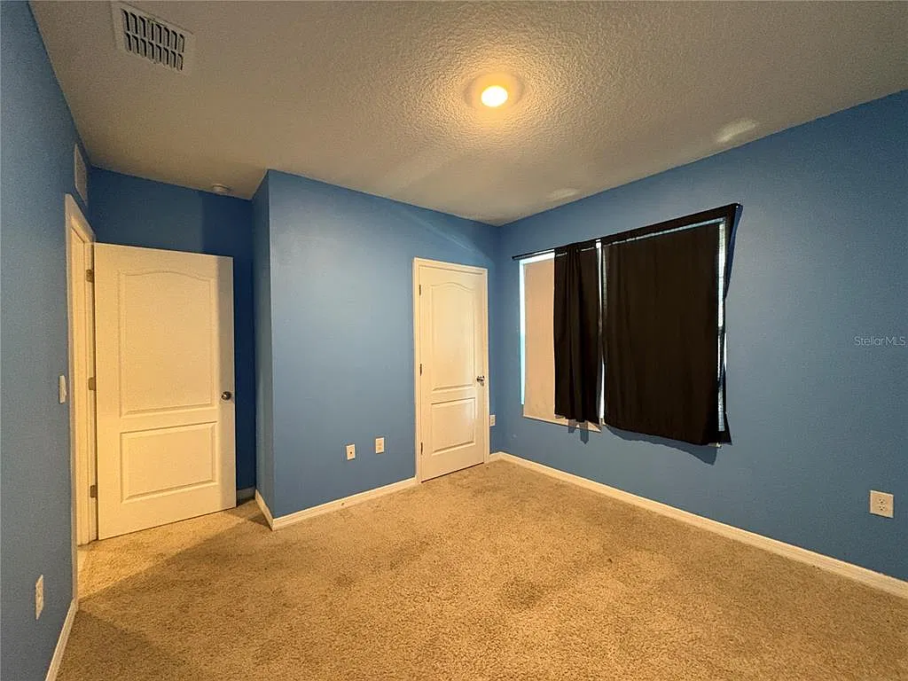 4 bed, 2.0 bath, 1828 sqft, $2,350 — Photo 4