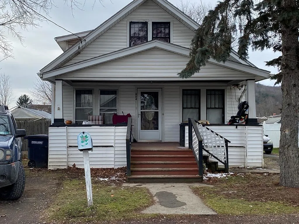 804 Cedar St photo 1