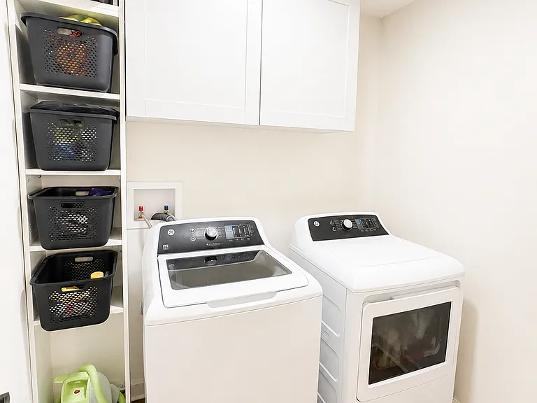 Main level laundry room