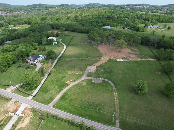 3rd image of 2080 Wilson Pike
