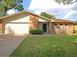 5614 Hickory Forest Dr, Houston, TX 77088