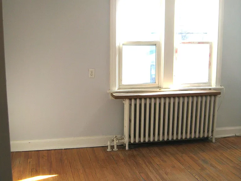 238 Lumsden Ave — Photo 7