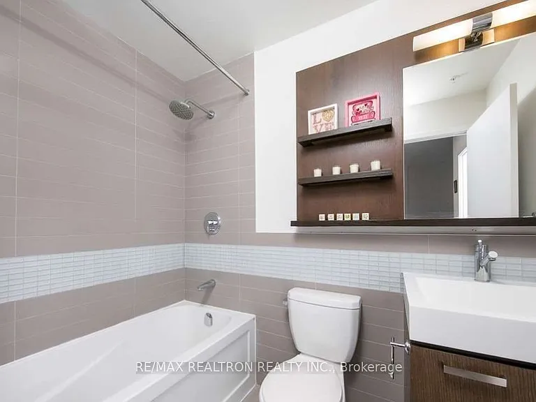 295 Adelaide St W #2405 — Photo 15