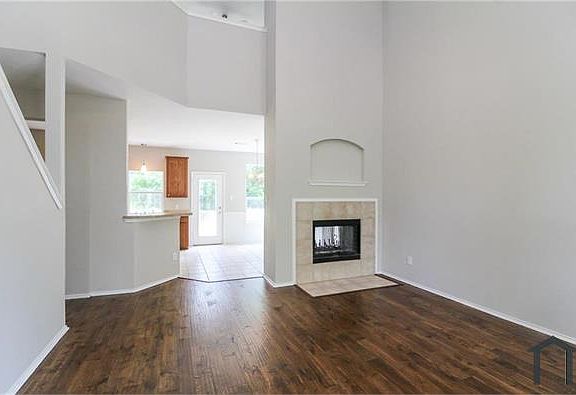 5th image of 9825 Cherry Hill Ln