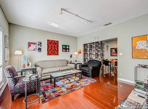 5th image of 184 Oakwell Farms Pkwy #184